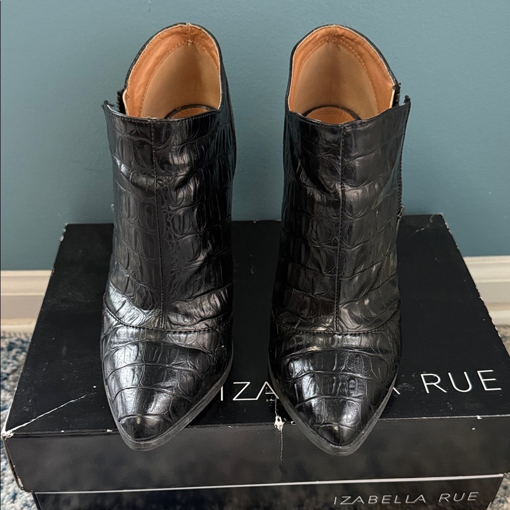Izabella Rue black booties